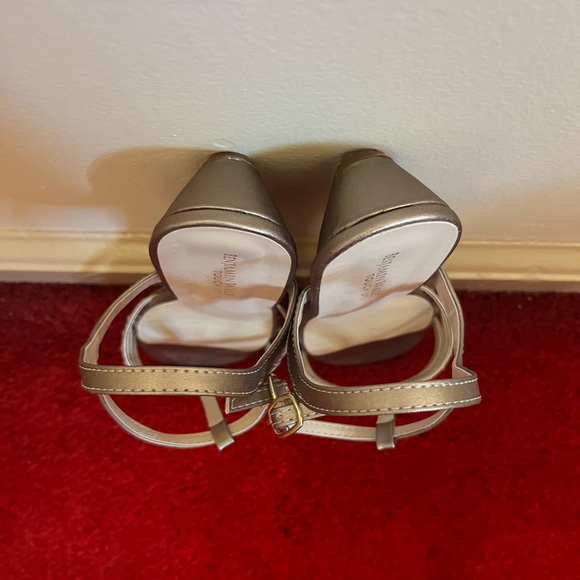 Dressy sandals/shoes - Picture 2 of 8